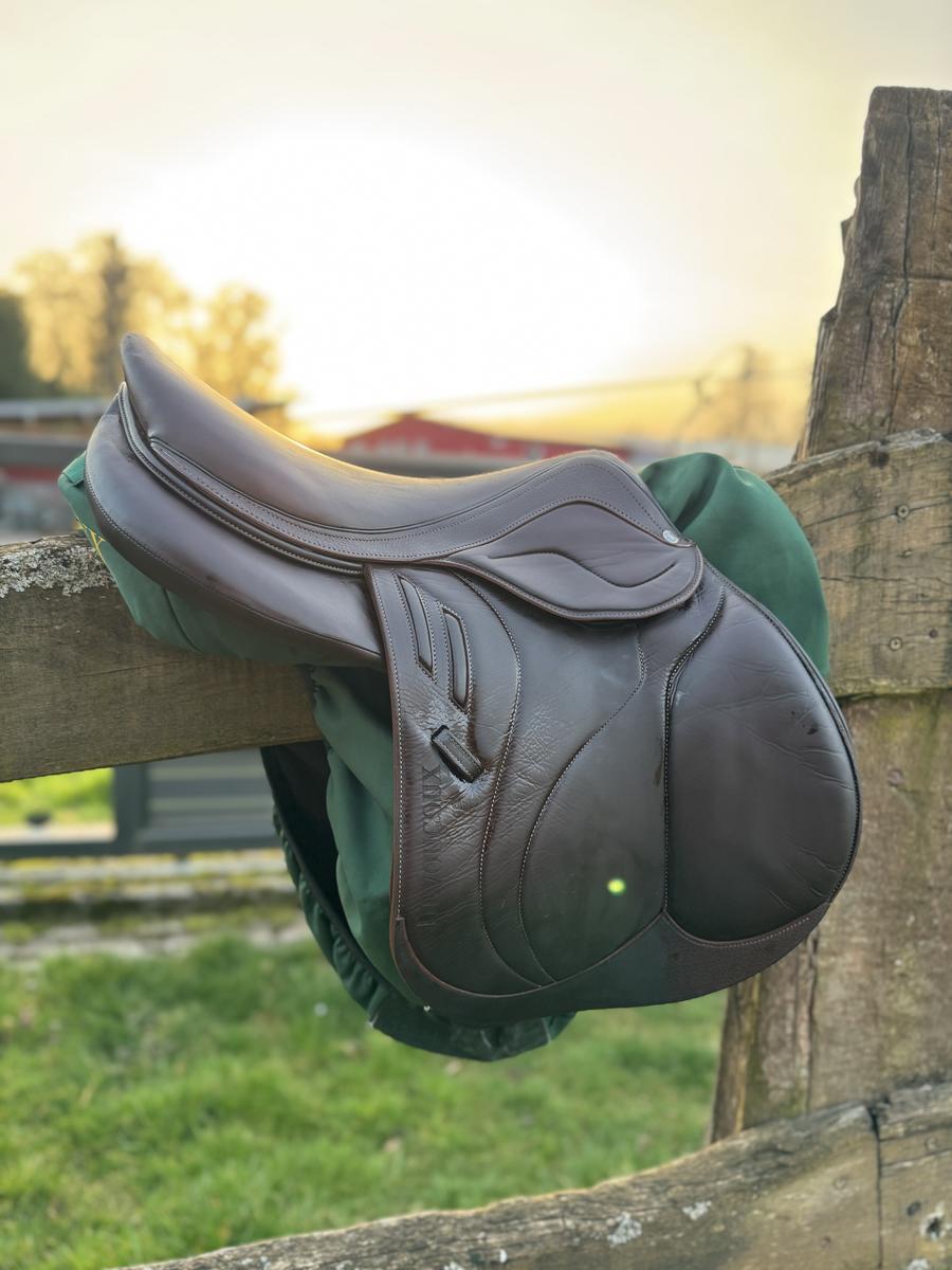 Selle Devoucoux Biarritz Lab à vendre – 17,5