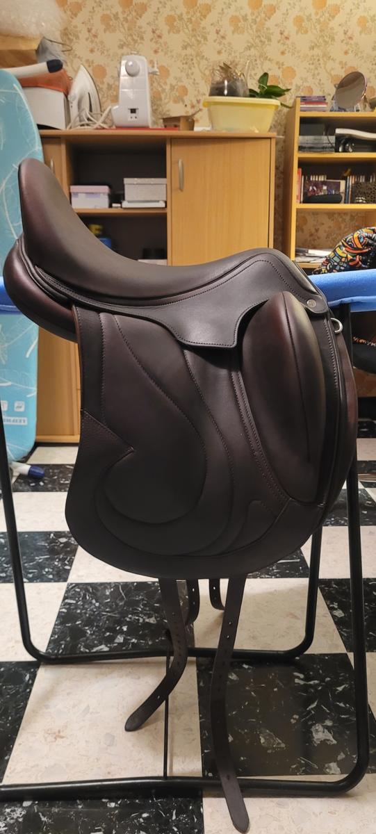 Selle de dressage Tempo C Antares 17.5