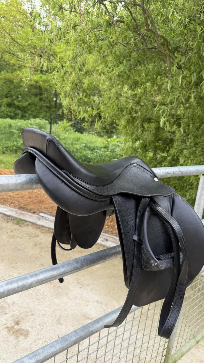 Selle en cuir Henri de Rivel