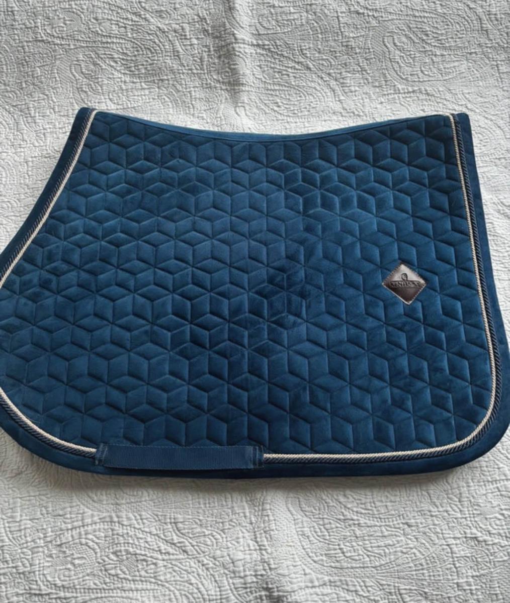 tapis Kentucky velvet bleu marine