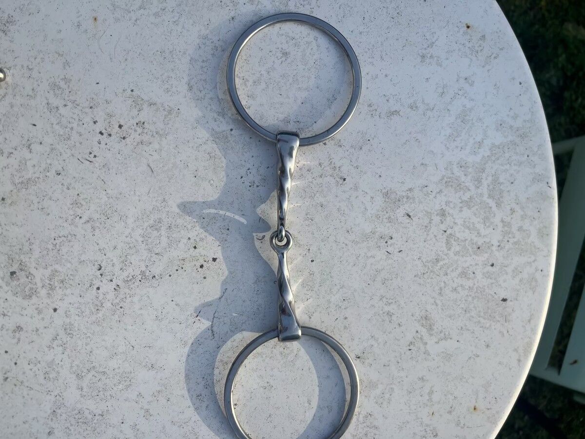 mors torsadé taille sur la photo