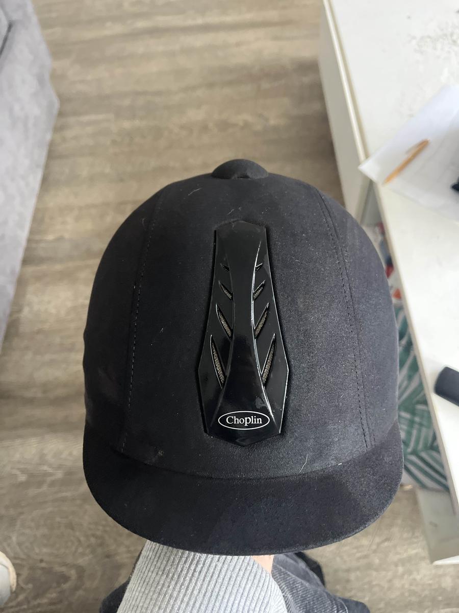 bombe choplin bon état en daim 56-58cm