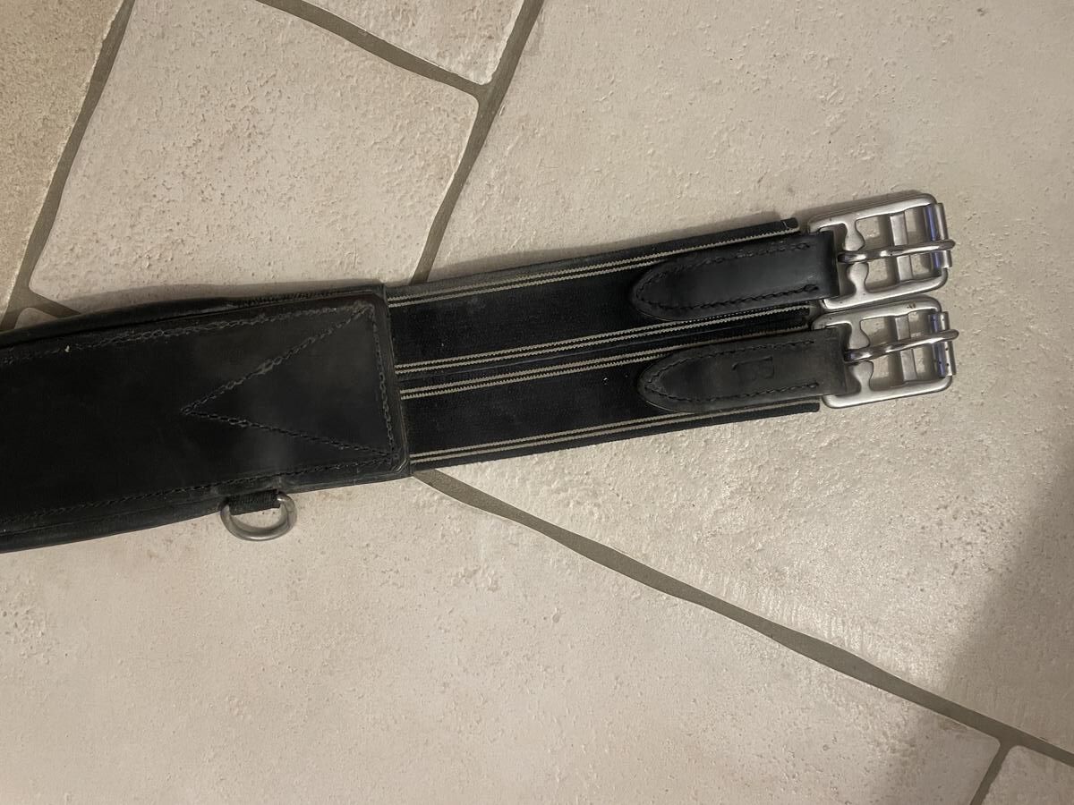 Sangle bavette noire 135 cm avec élastiques