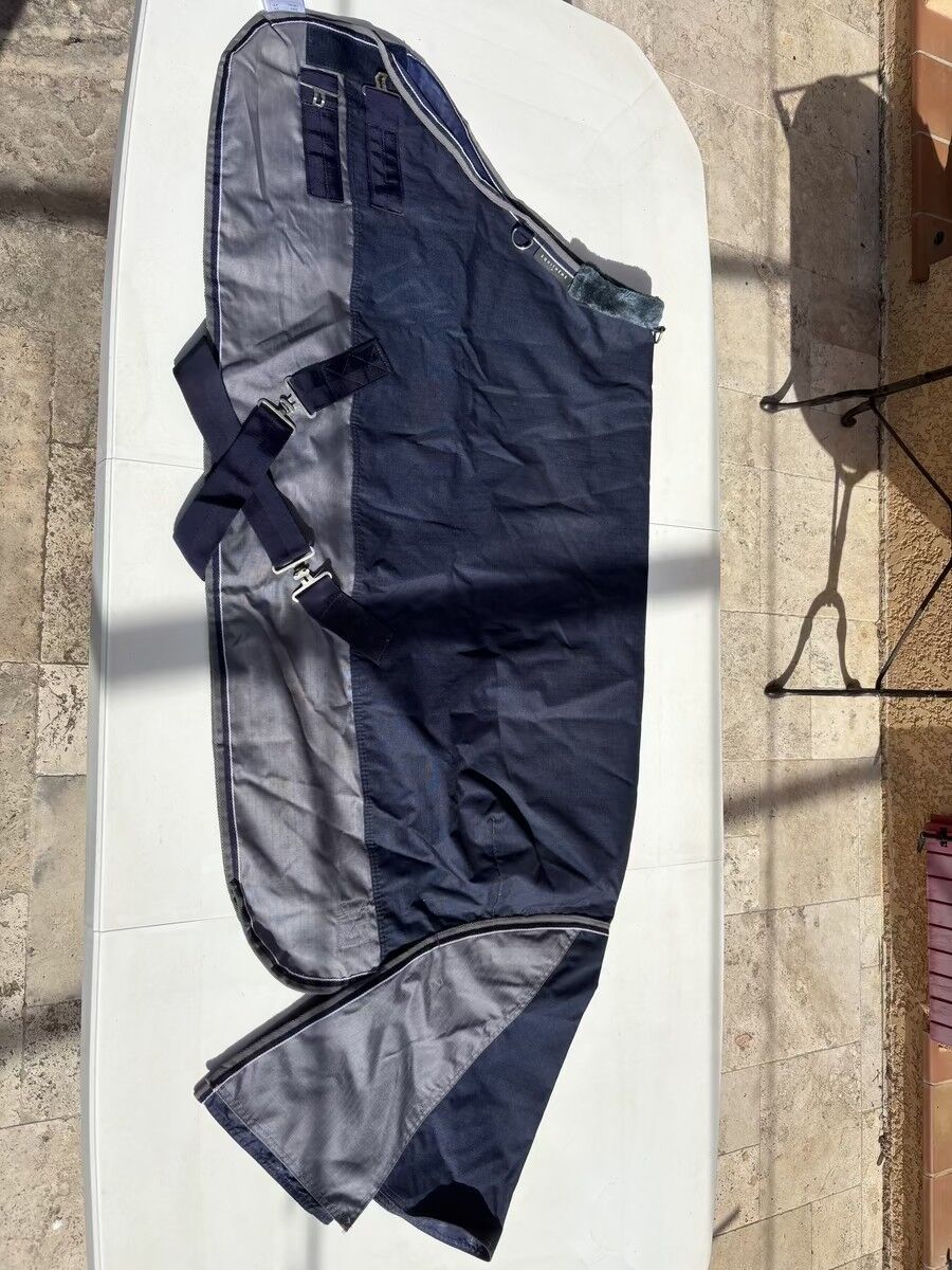 couverture imperméable equithème  75 cm  neuve