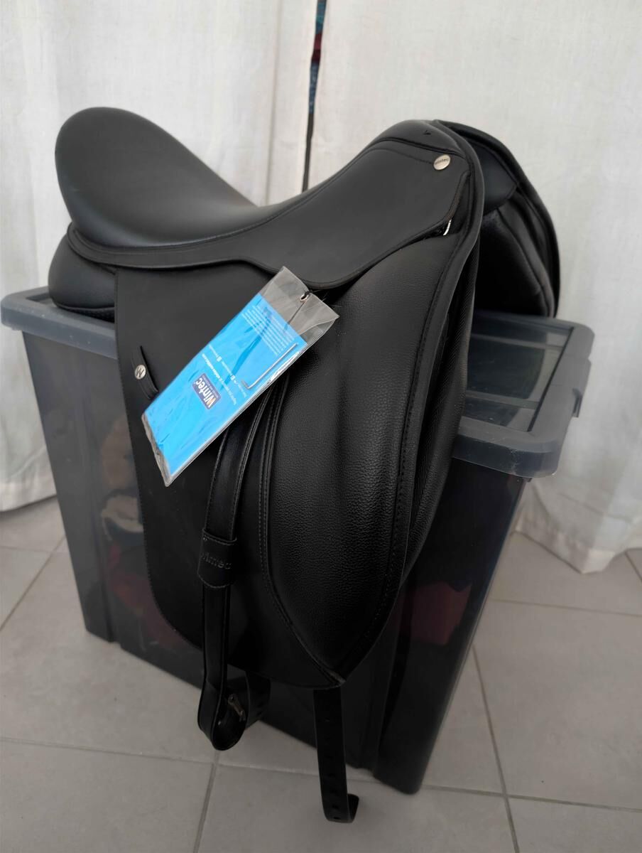 selle Wintec dressage hart 17