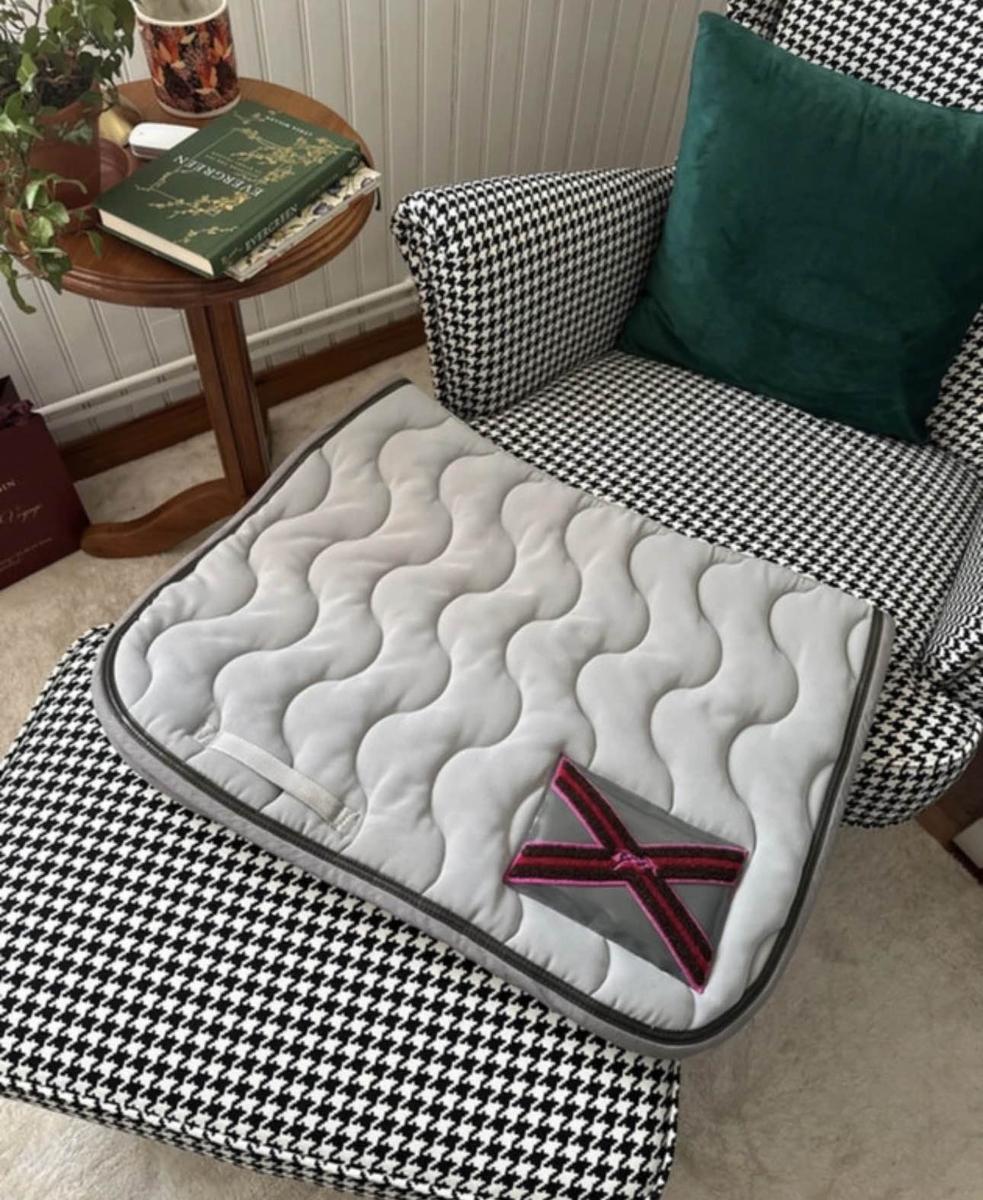 Tapiq gris et fushia Penelope Leprevost