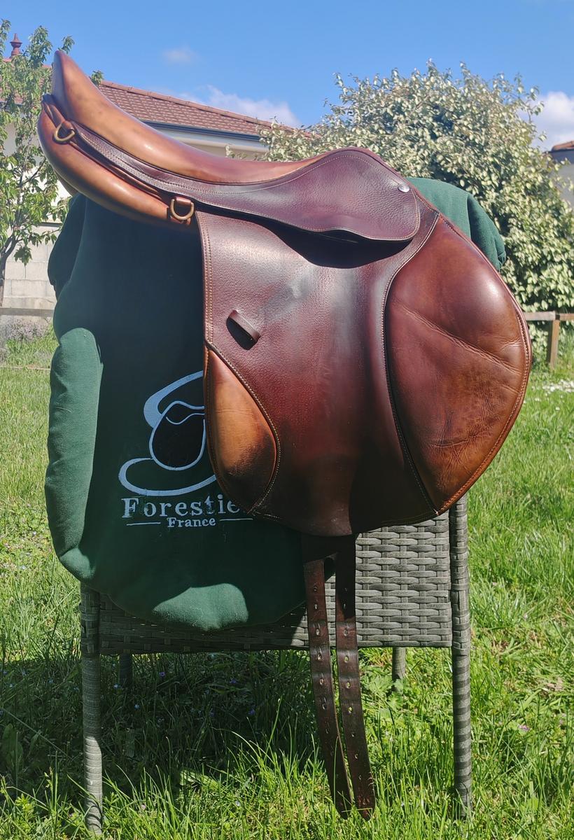 Selle Forestier Monoquartier 17" Bon état