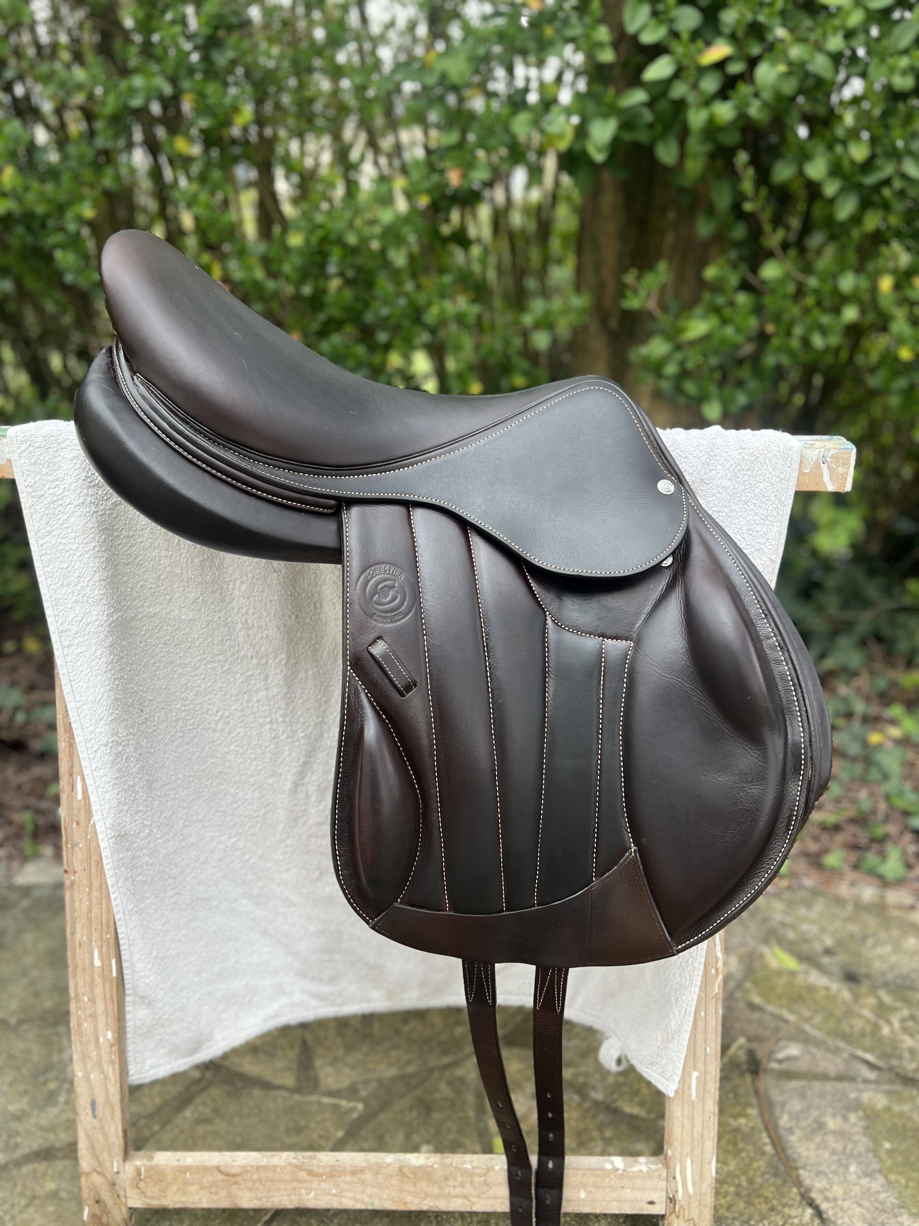 Selle Forestier MONOQUARTIER 18 - tout veau - Châtaigne + équipement