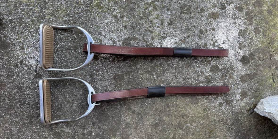 étrier + étrivière