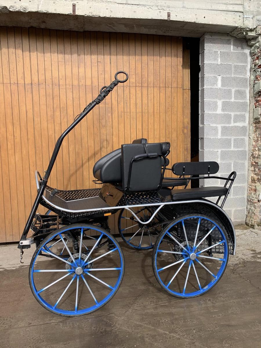 VOITURE MARATHON  -  6 places