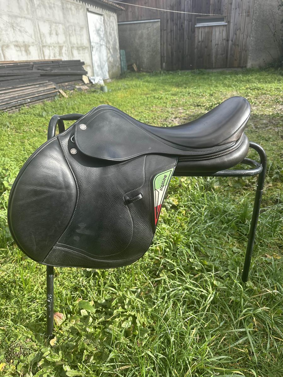 Selle Equiline noir 17 pouces