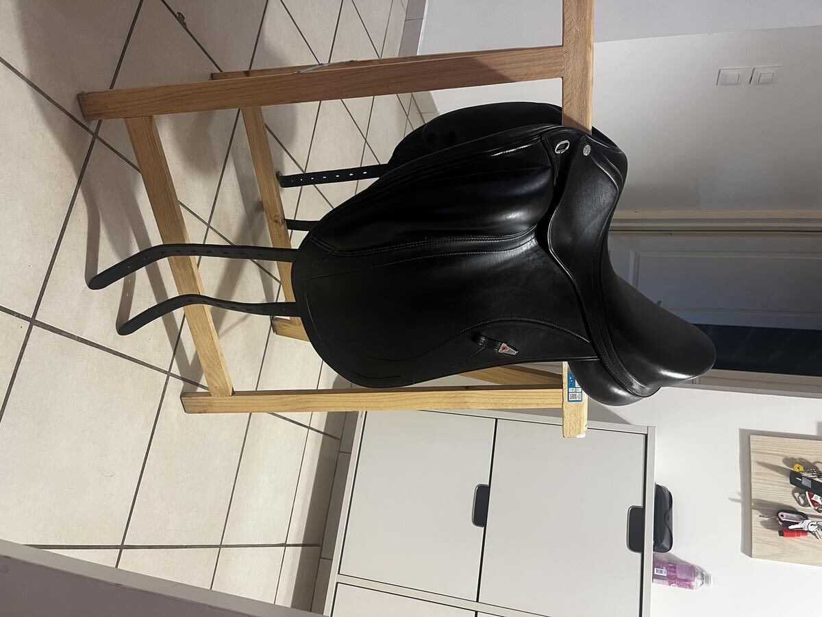 Selle dressage équipe 16,5 pouces