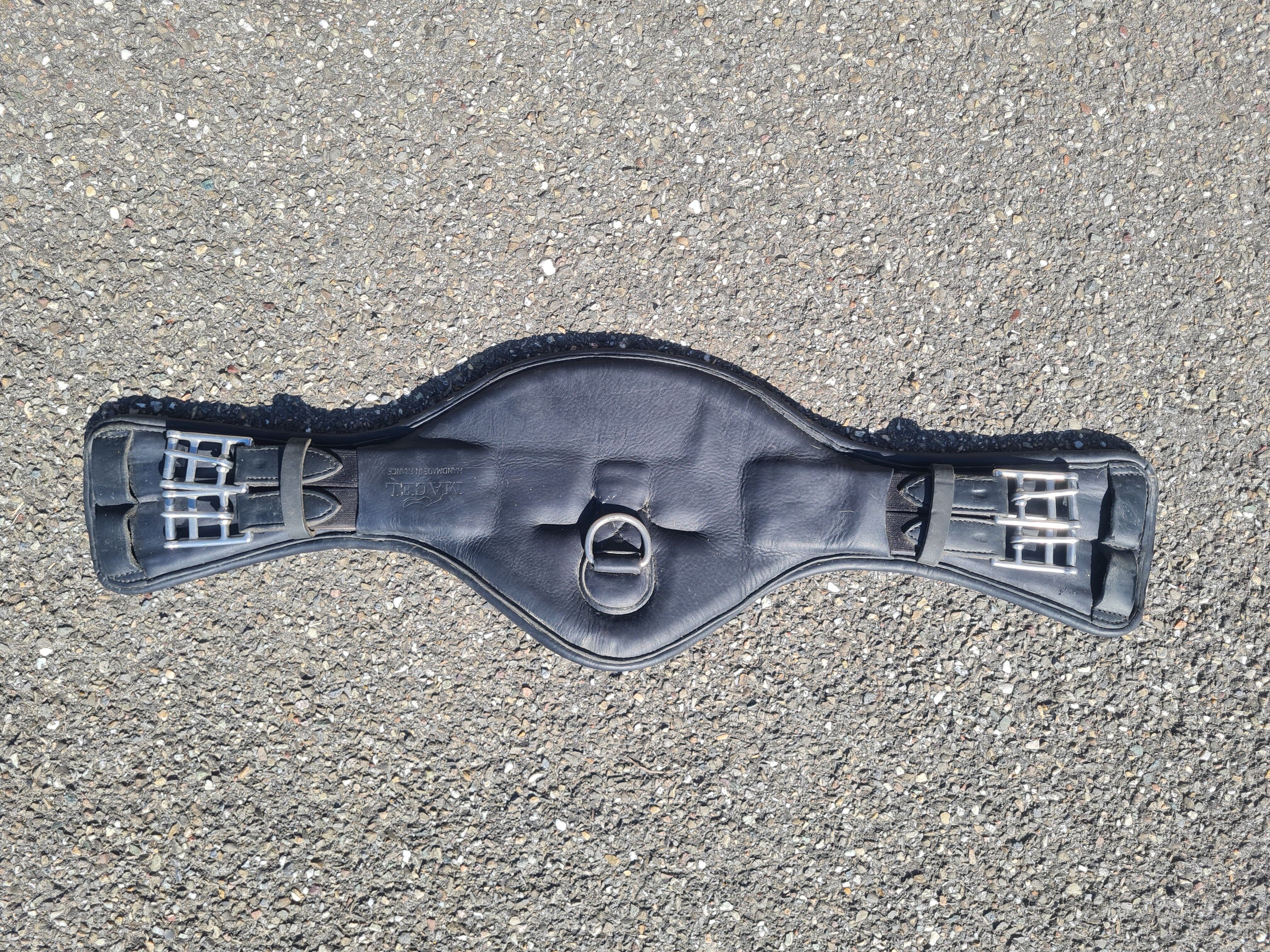 Sangle dressage anatomique courte cuir noir Macel