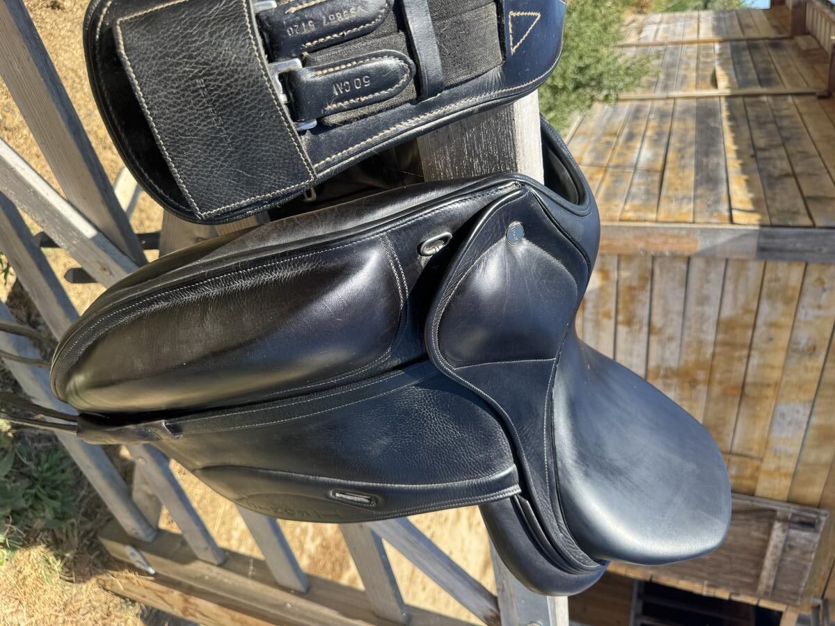 Selle dressage Ikonic 17