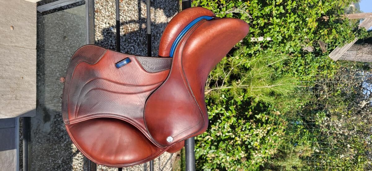 Selle CWD SE02 Havane 16 " très bon etat