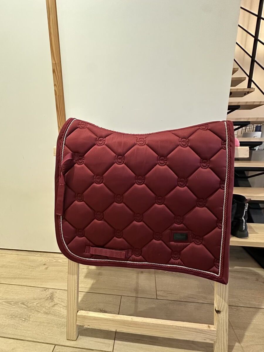 Tapis dressage bordeaux Equestrian Stockholm