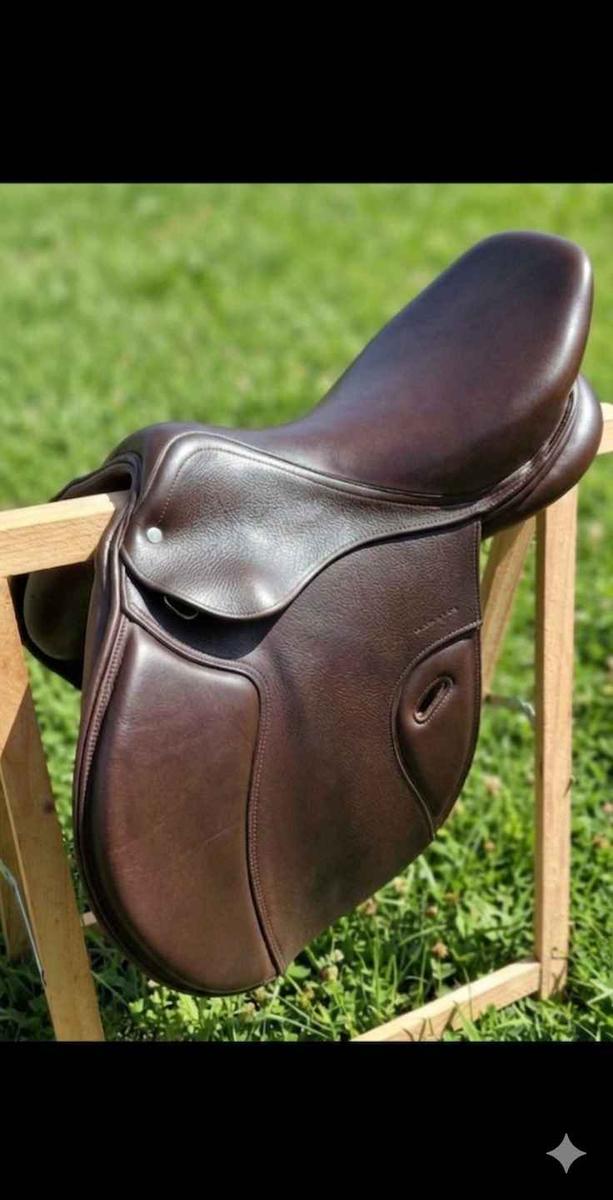 selle Roméo Fouganza 17"5 avec tapis décathlon