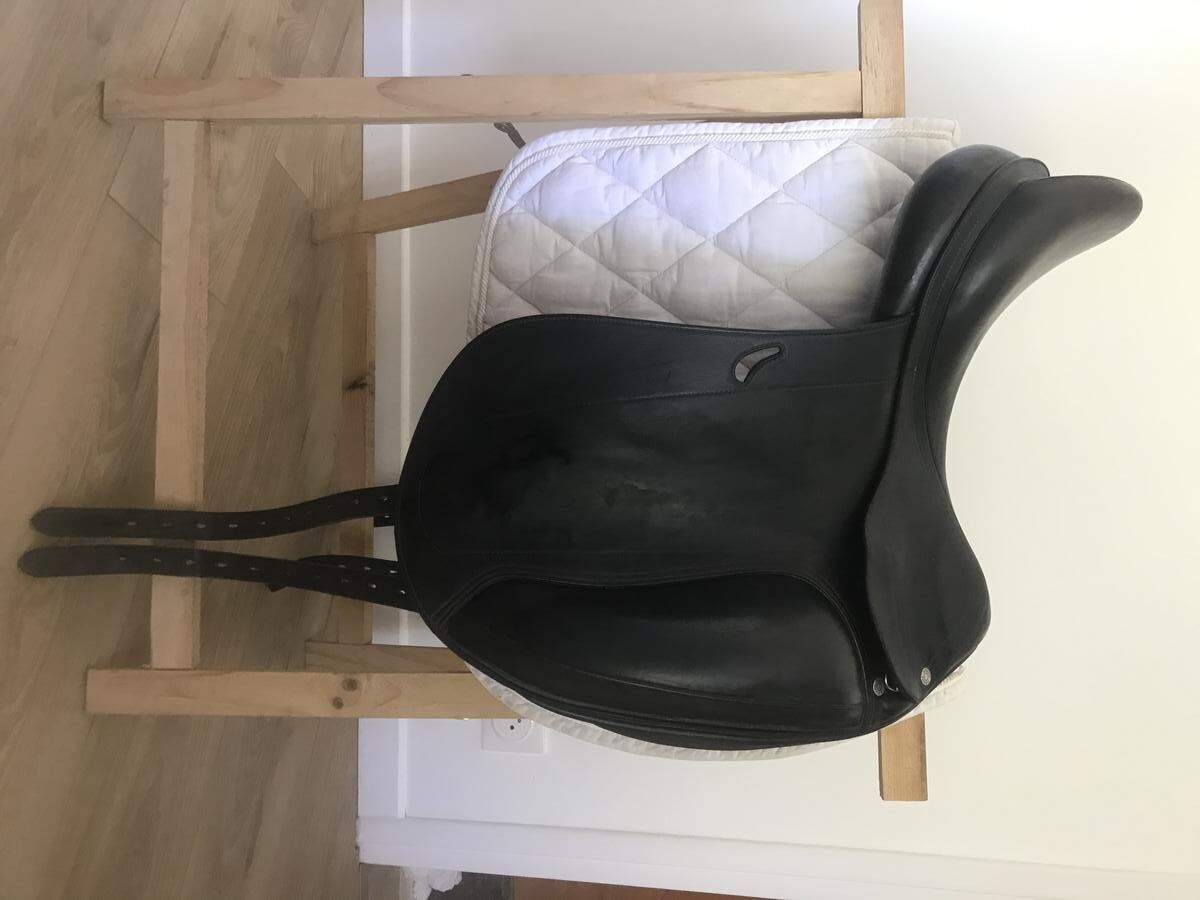 Selle dressage Equipe Emporio 17,5