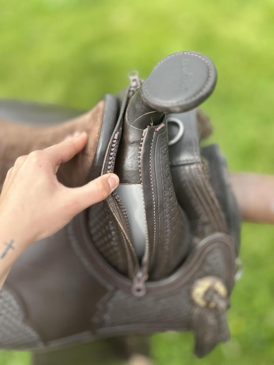 Barefoot Arizona nut