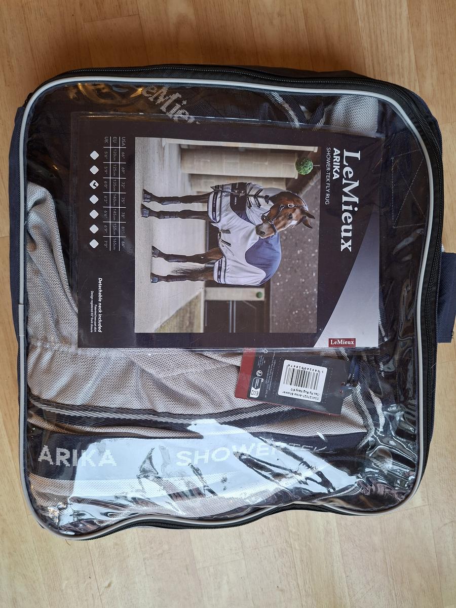 Couverture anti-mouche dos imperméable