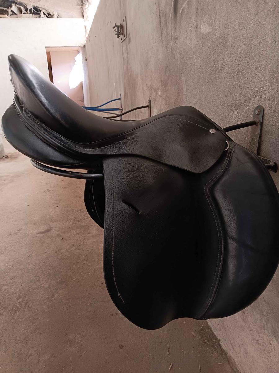 selle fouganza cuir noir 17.5