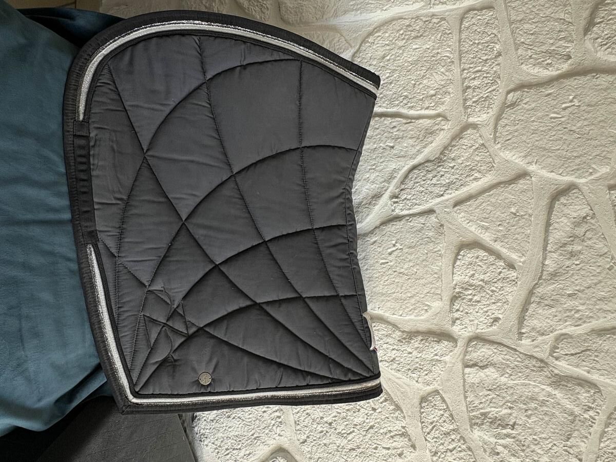 tapis de selle Azhary personnalisé