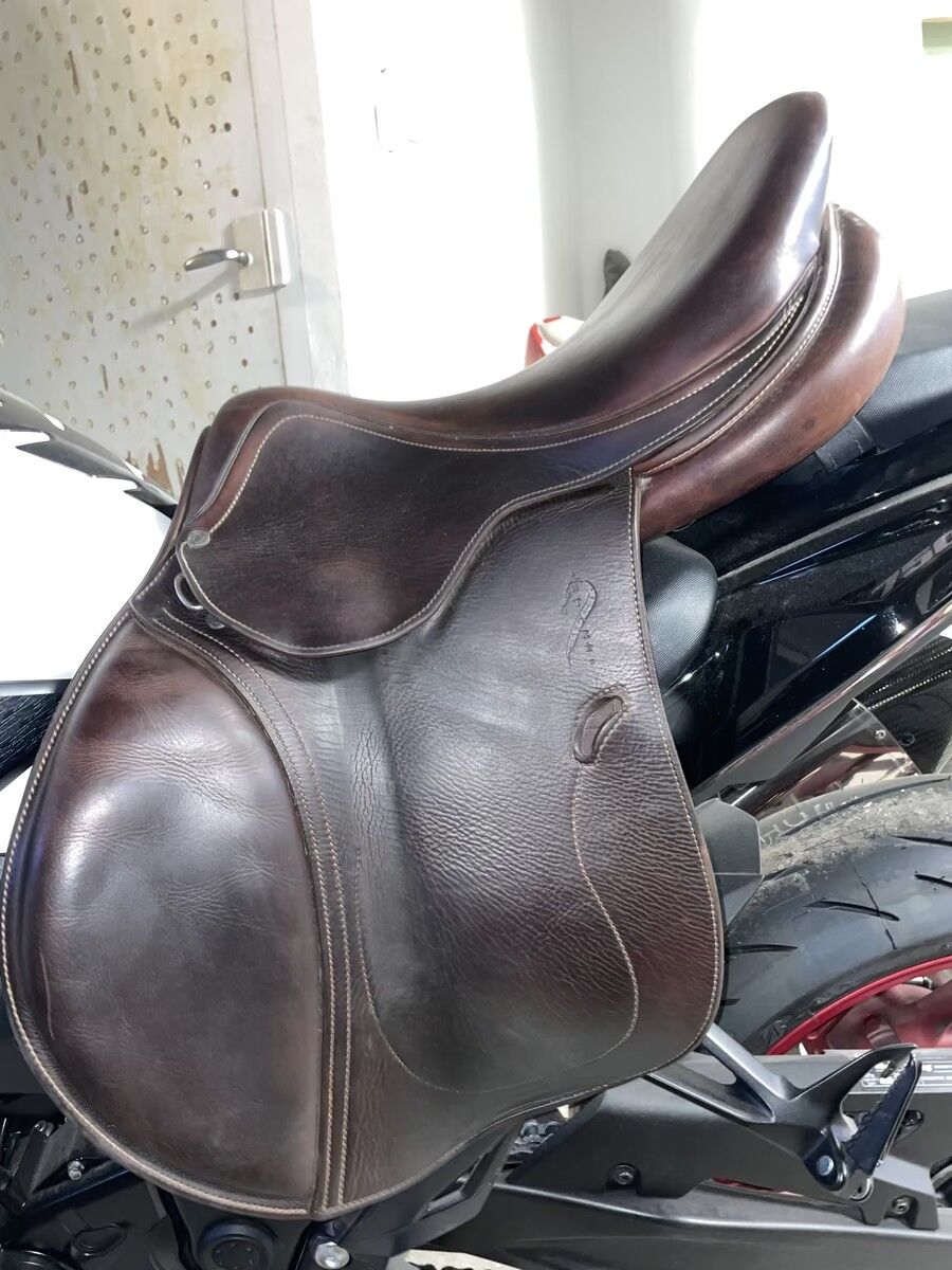 Selle Antarès 17,5
