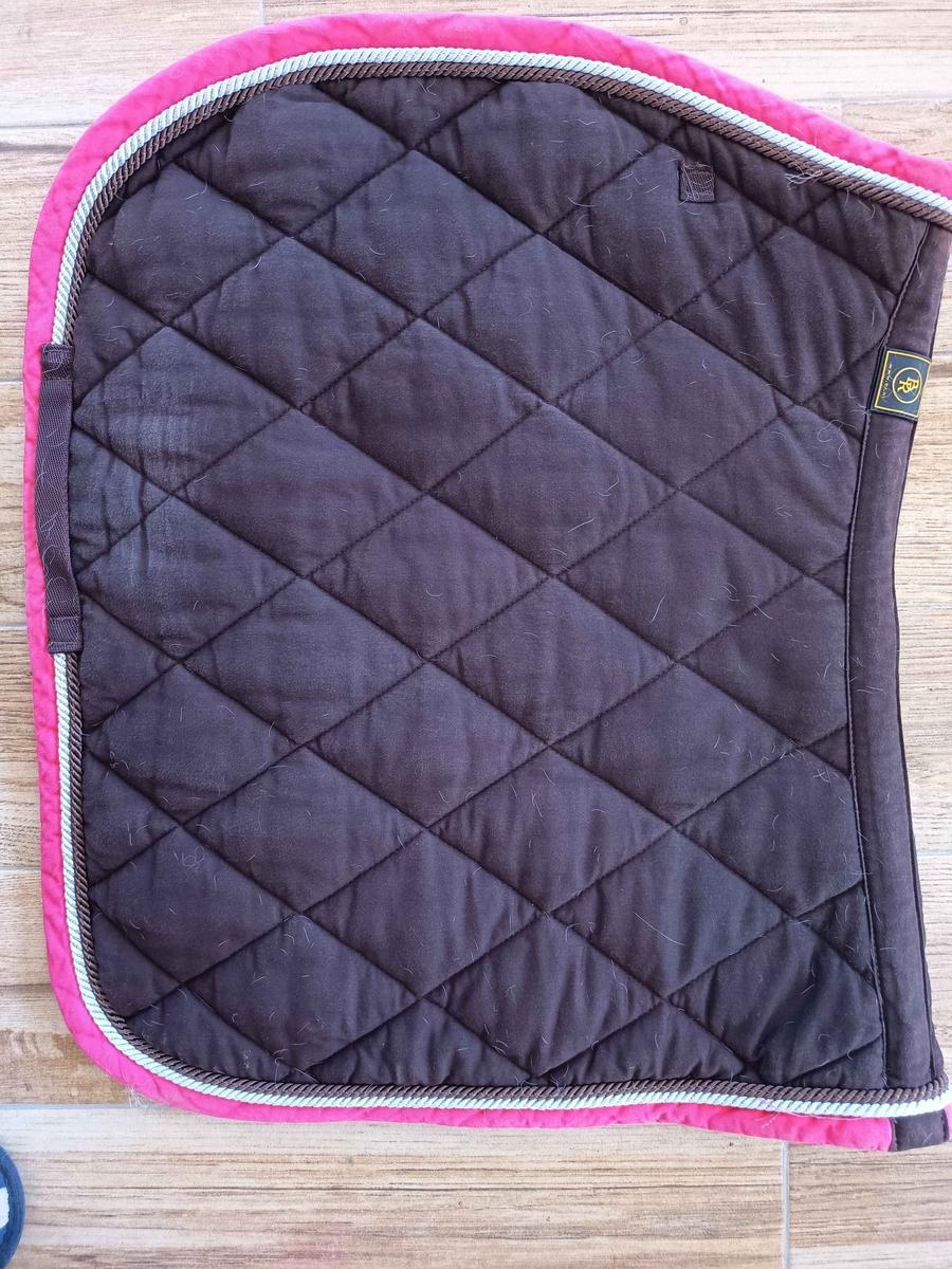Tapis BR marron liseré rose