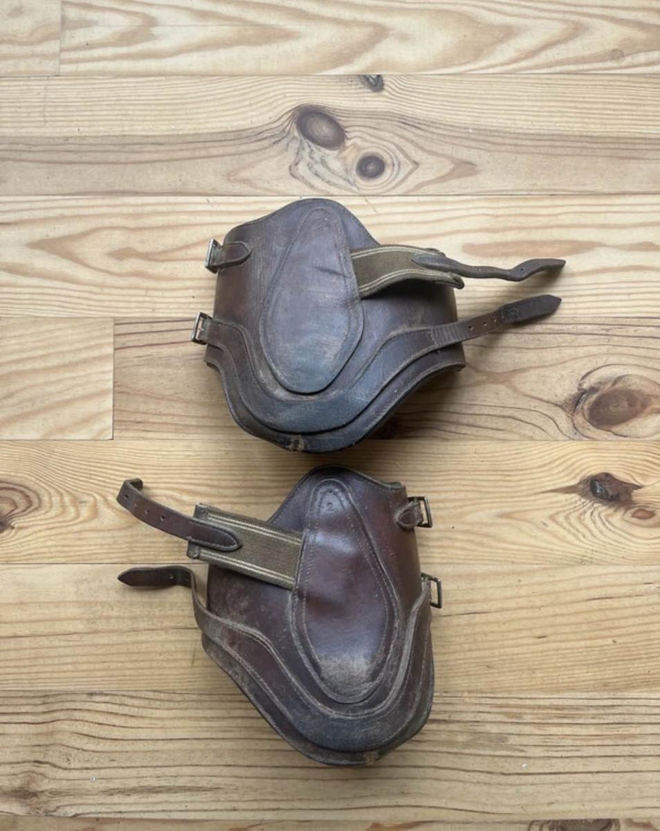 protèges boulets en cuir