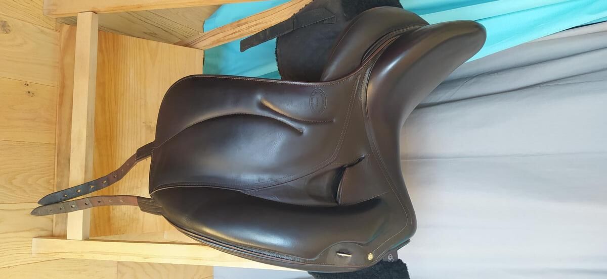 Selle dressage Mendia Devoucoux