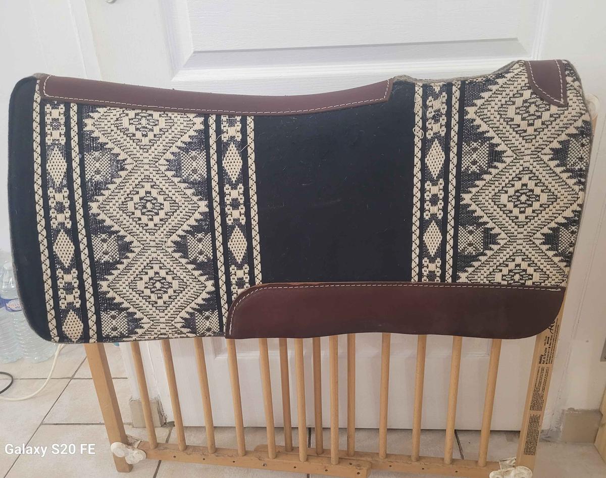 Tapis feutrine western