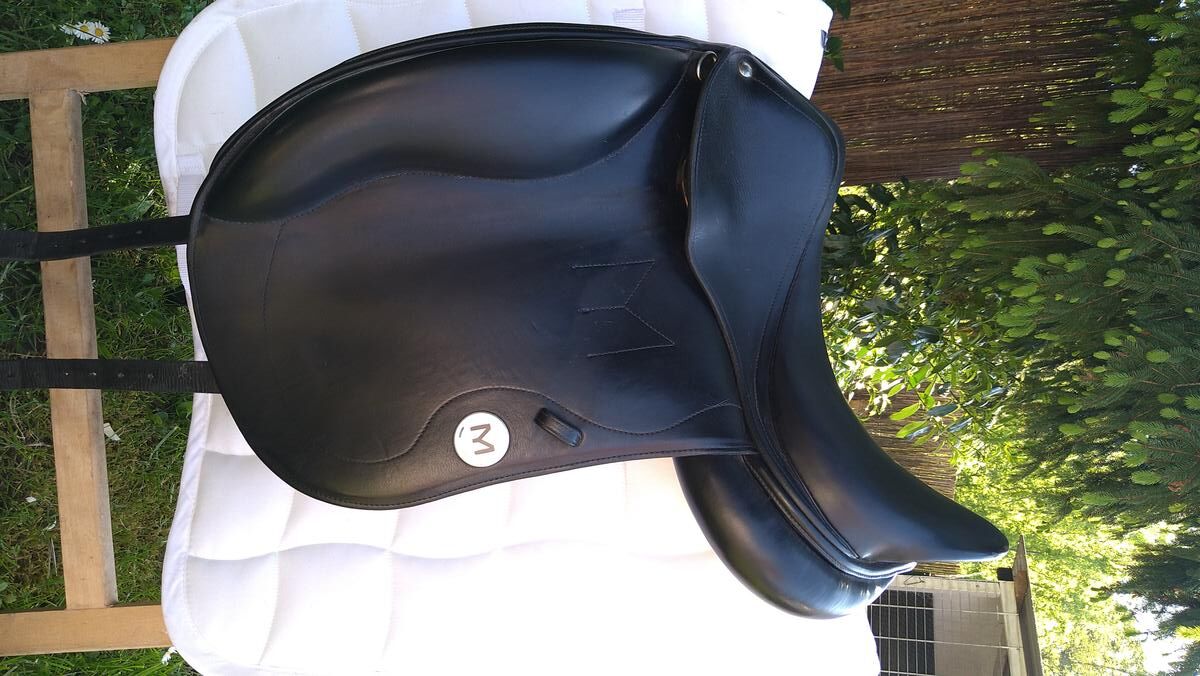 Selle Dressage MEYER Monoquartier 17 pouces