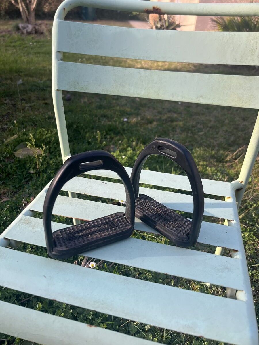 étriers compositi noir