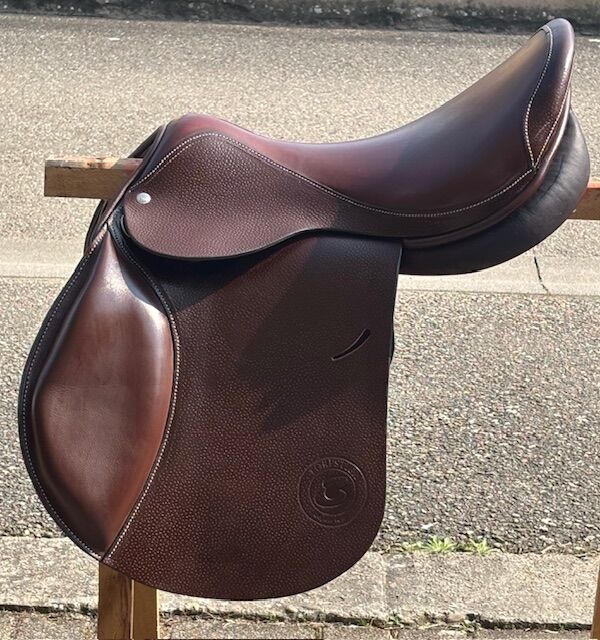 Selle club Forestier châtaigne taille 18 pouces