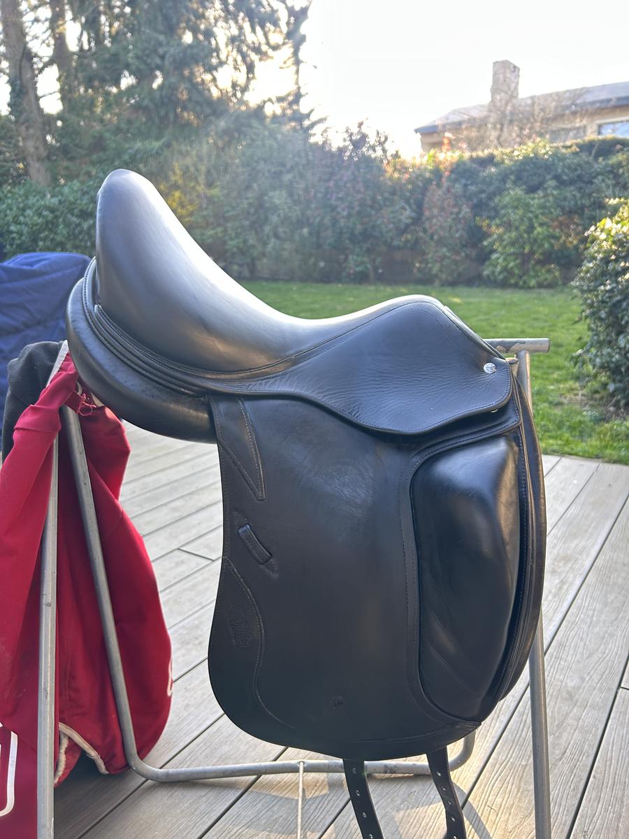 Selle de dressage noire 17,5  CWD