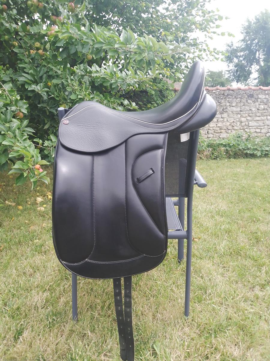 Selle dressage 17,5