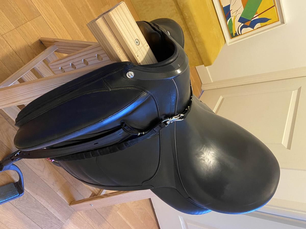 Selle de dressage