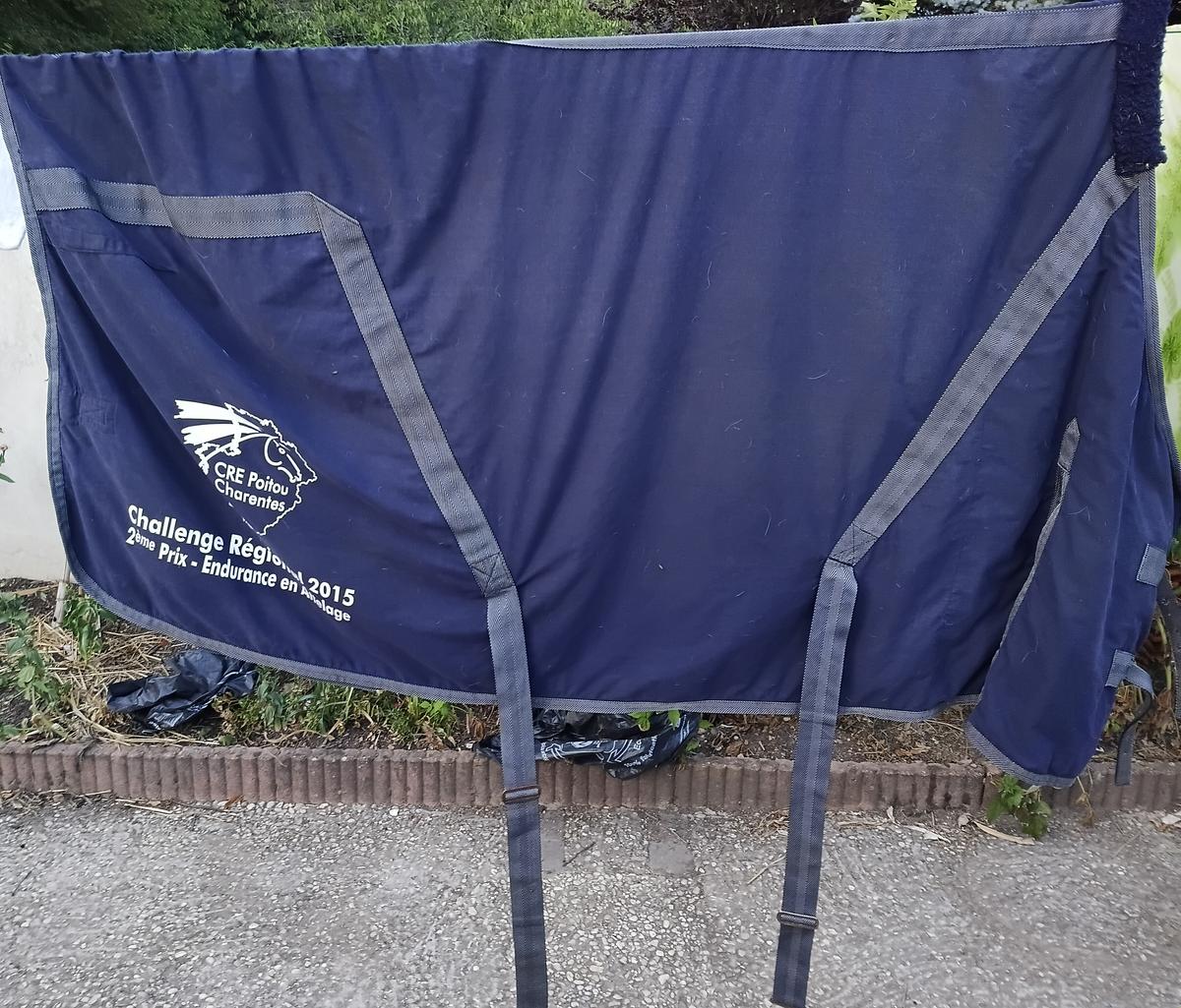 Couverture bleue foncée