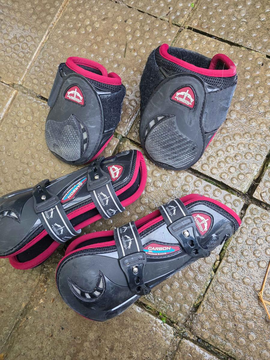 Veredus Carbon color