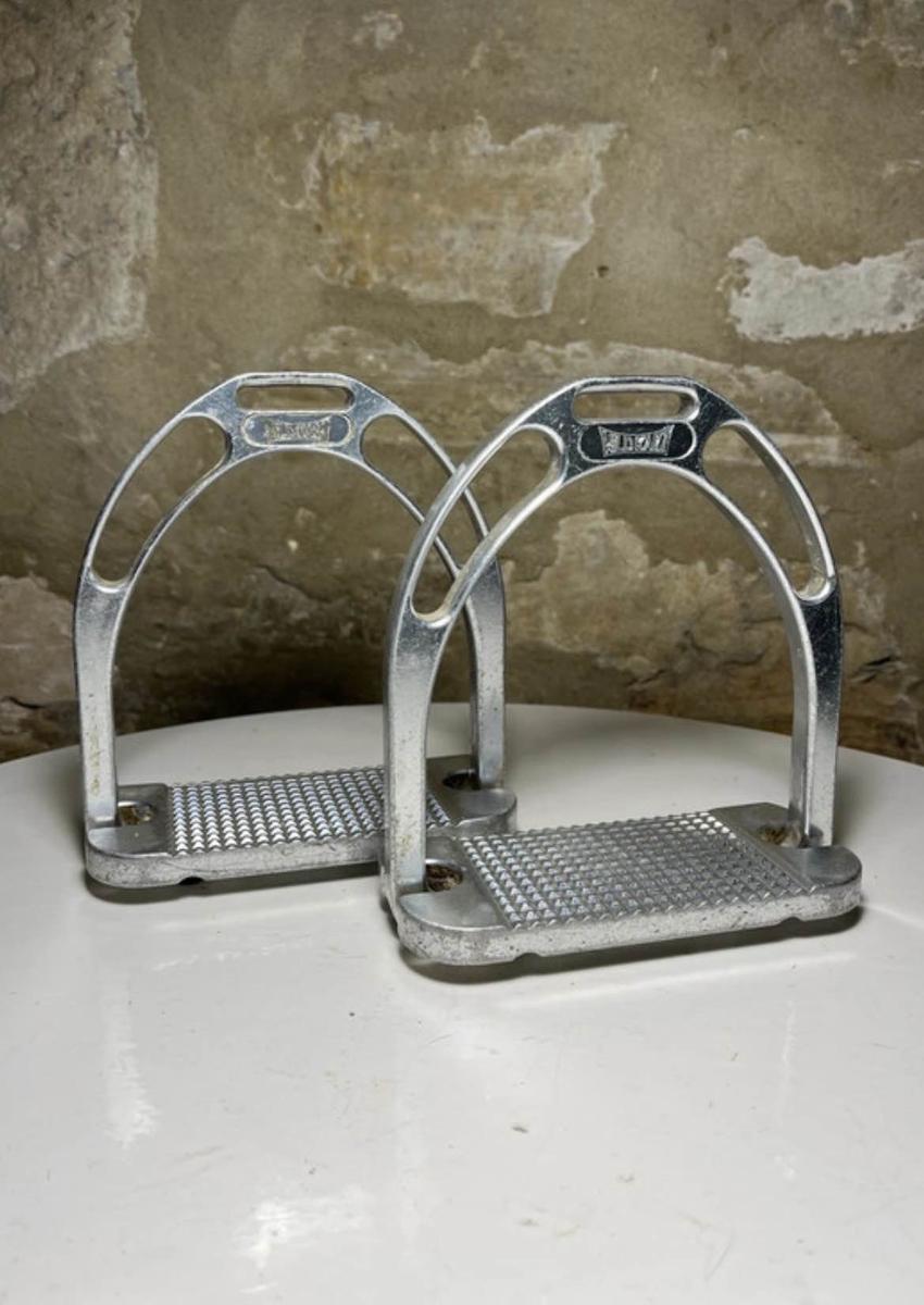 étriers jin stirrup