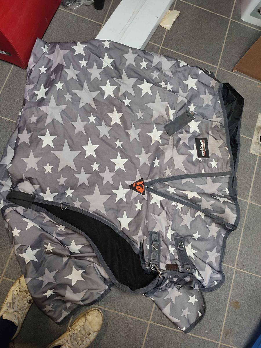 Couverture imperméable et polaire