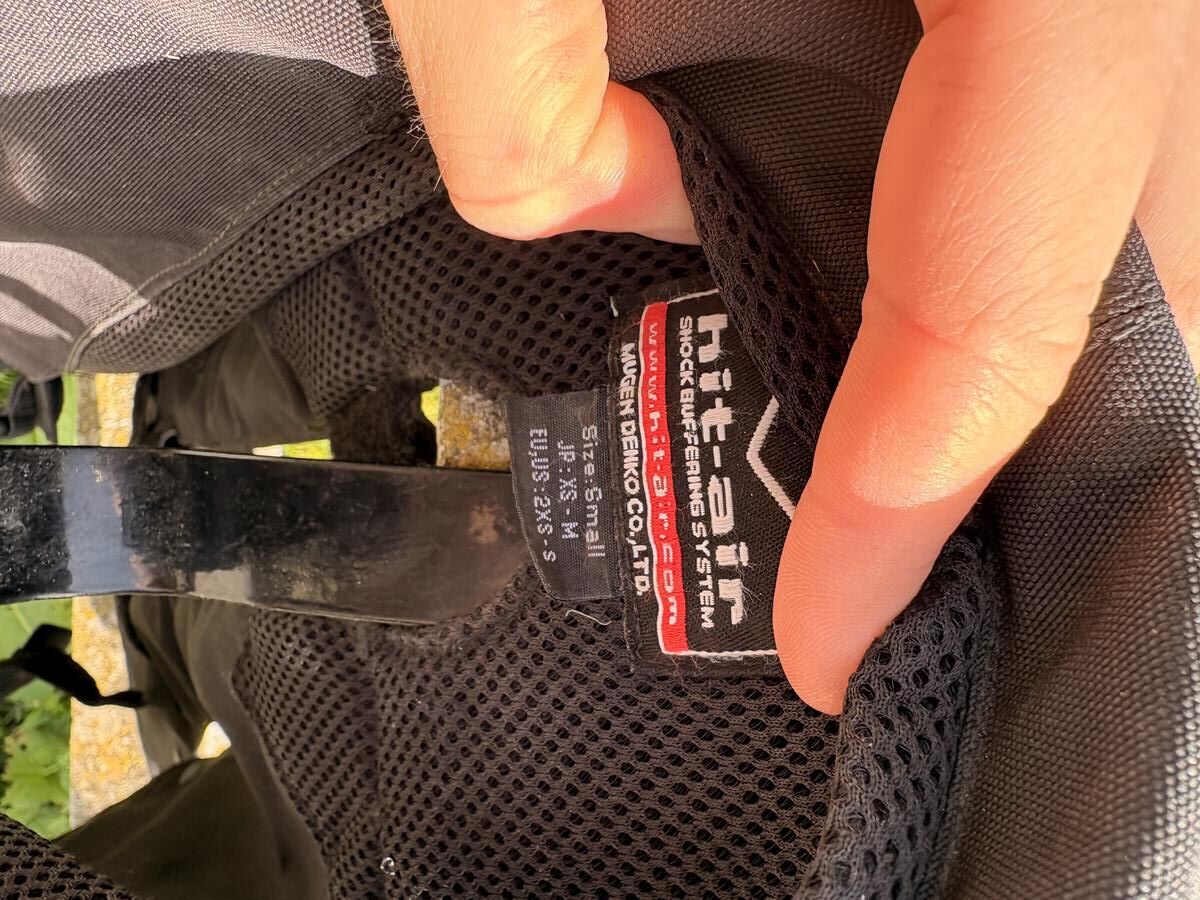 Airbag hit air