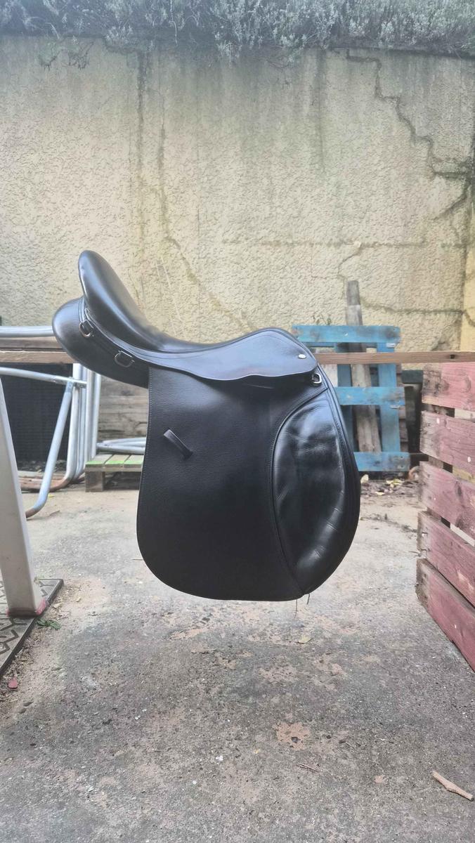 Selle d'équitation / 17 pouces / éric Thomas / mixte