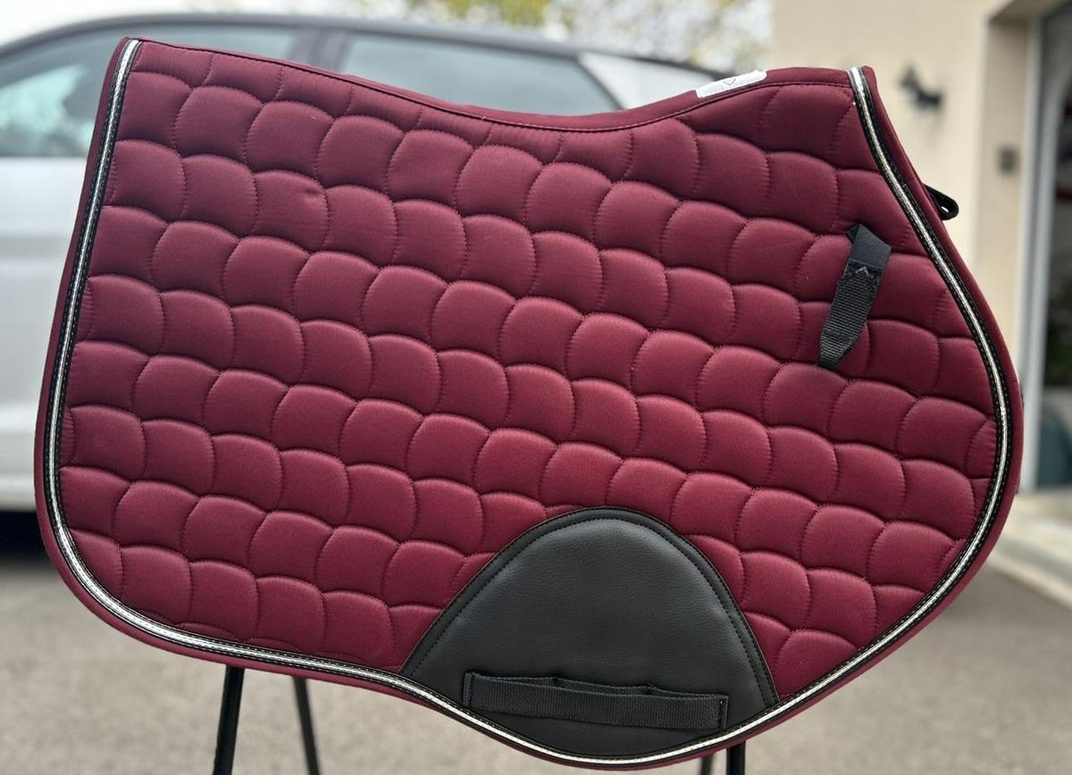Tapis bordeaux Equitheme