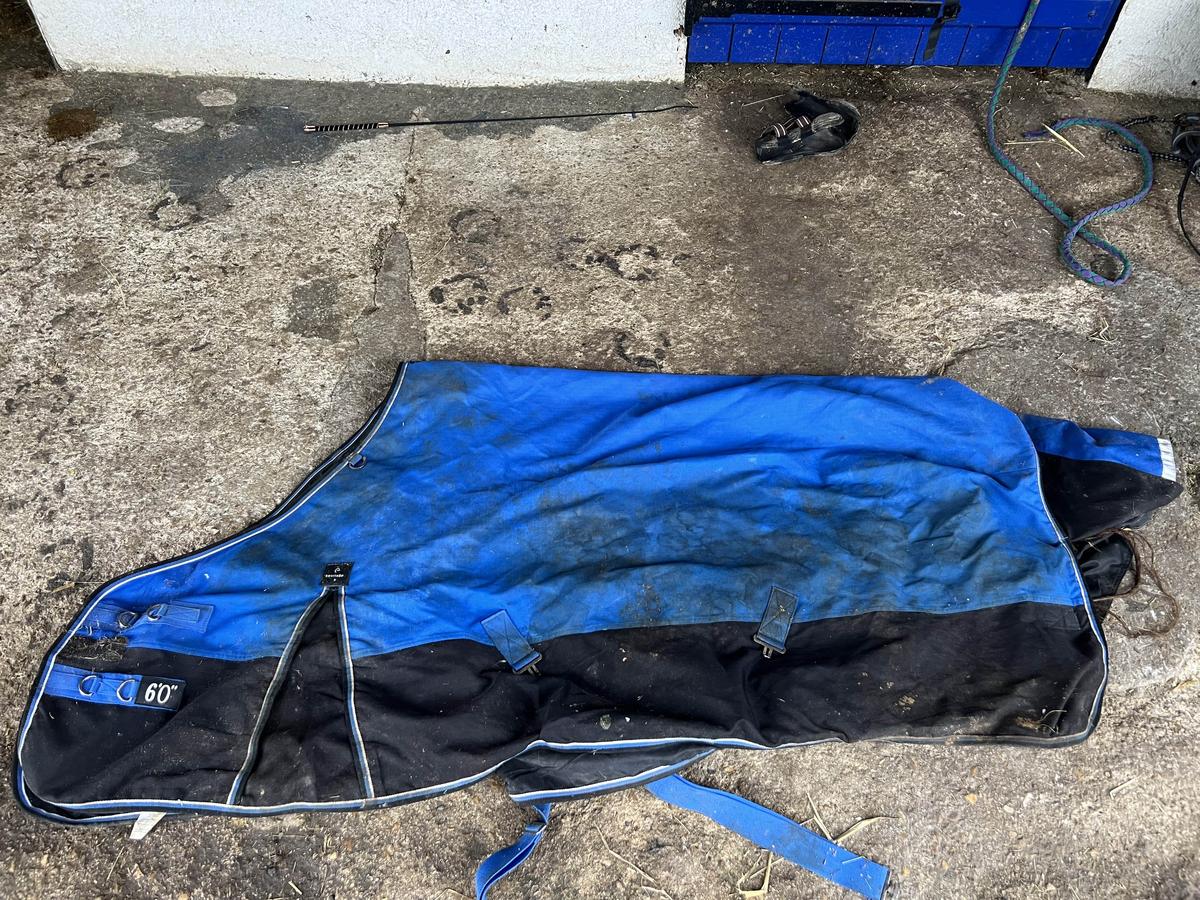 couverture imperméable equitheme 1200D