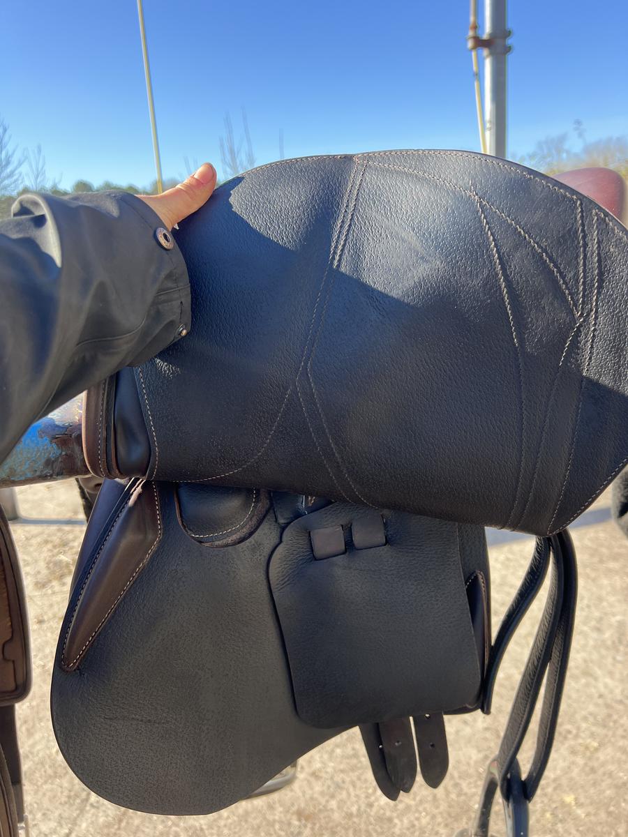 Selle atelier façon cuir