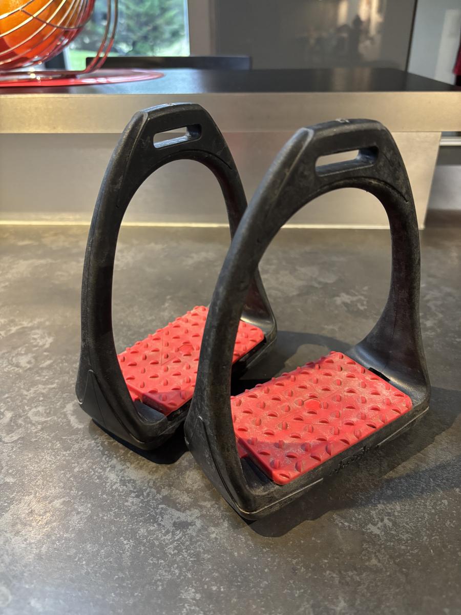 Étriers compositi plancher large rouge