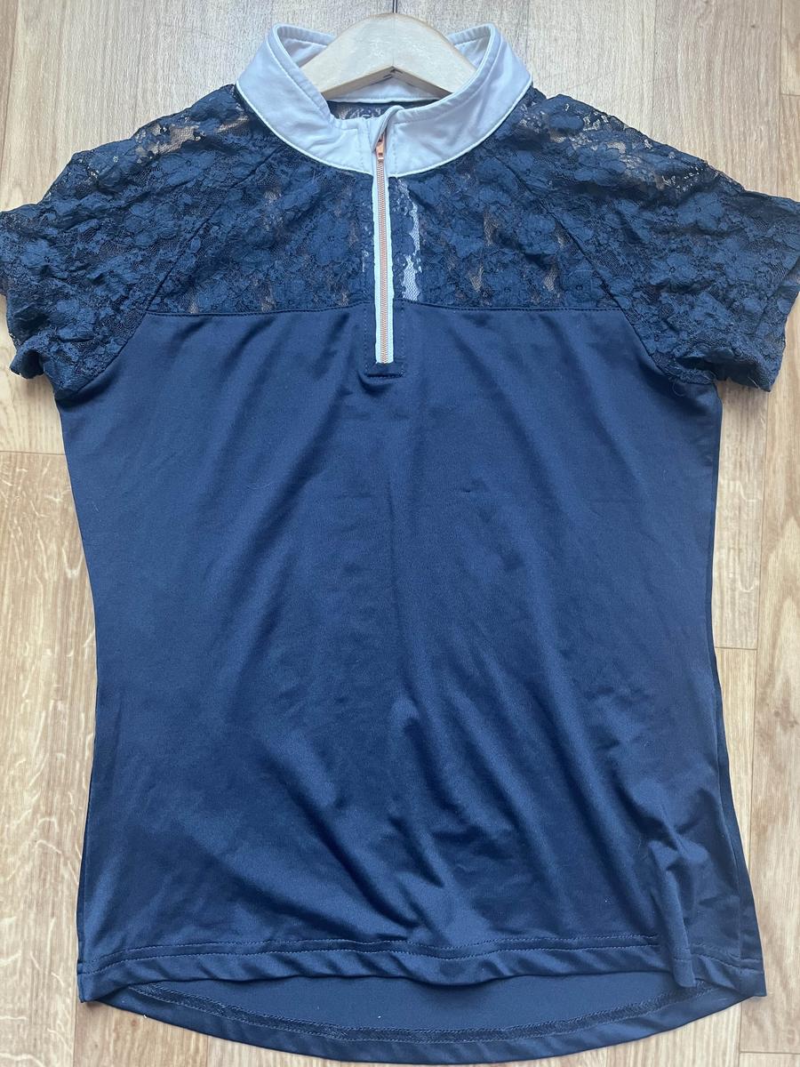 polo de concour à dentelle