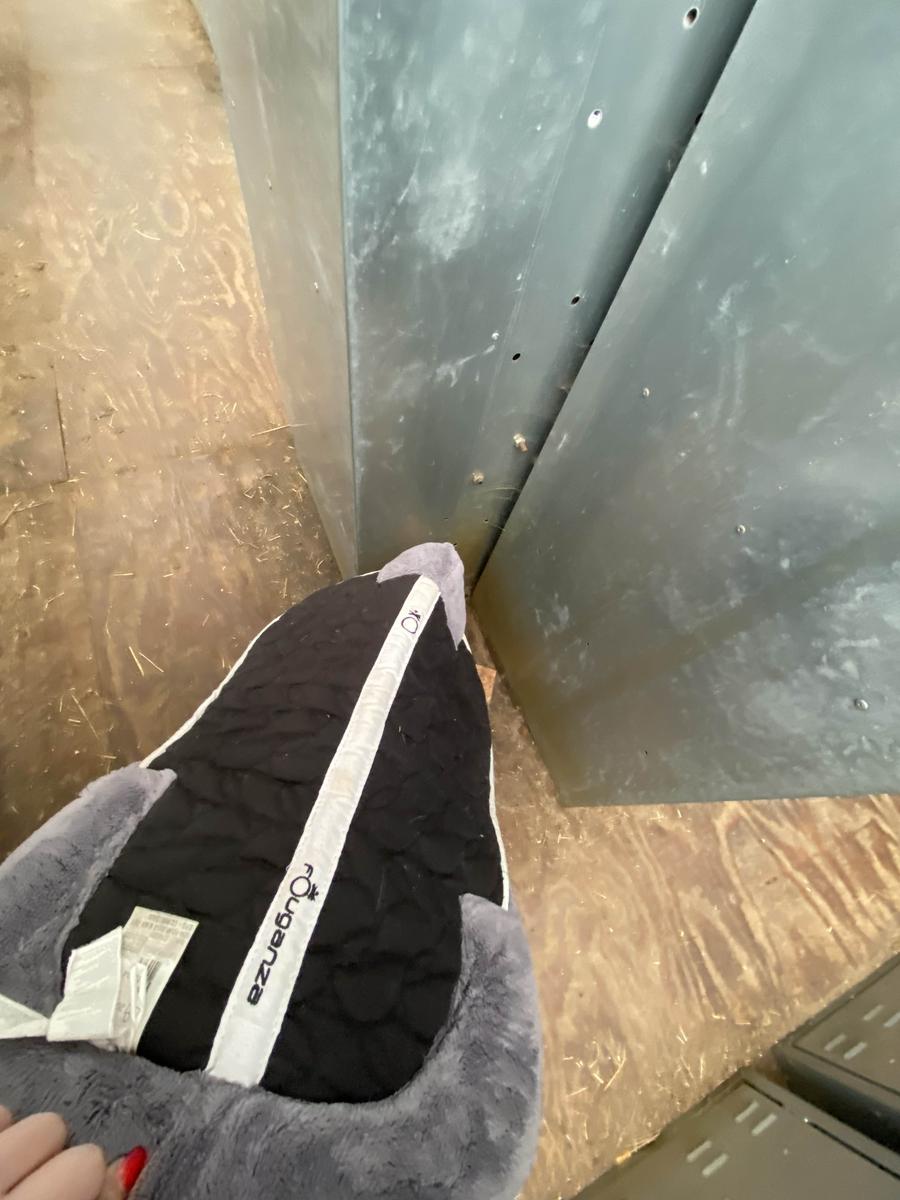 amortisseurs gris blanc et noir