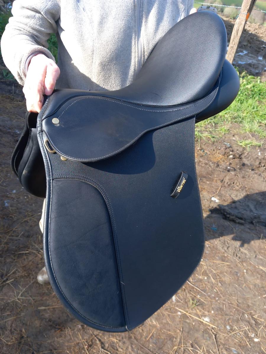 SELLE WINTEC 17" MIXTE CAIR NOIRE NEUVE
